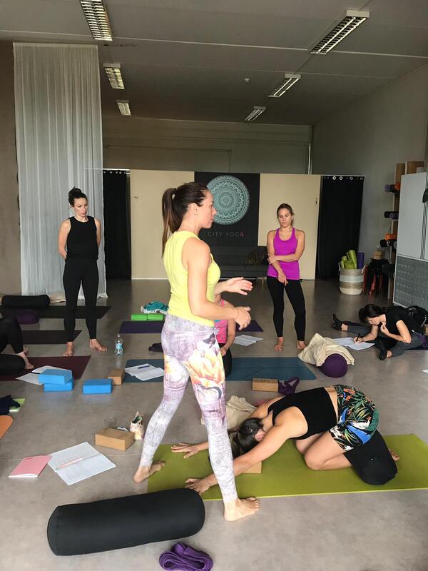 Amanda Dee, yoga pose